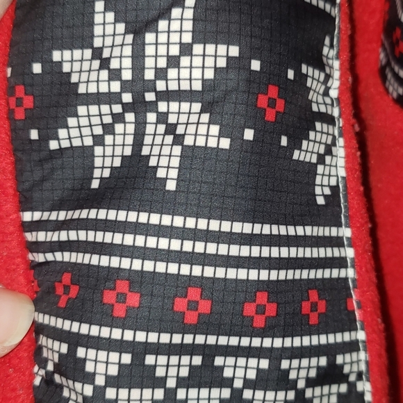 North Face Boy's Size 12-18mo Fairisle Red & Black - Picture 2 of 3